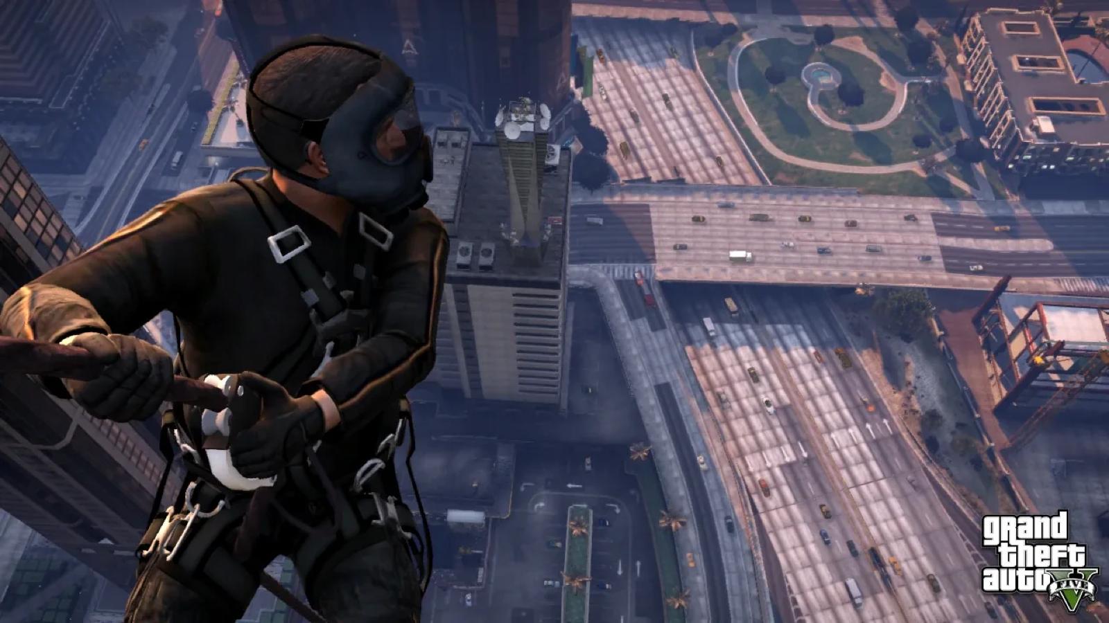 A masked character rappelling down a Los Santos skyscraper in GTA 5